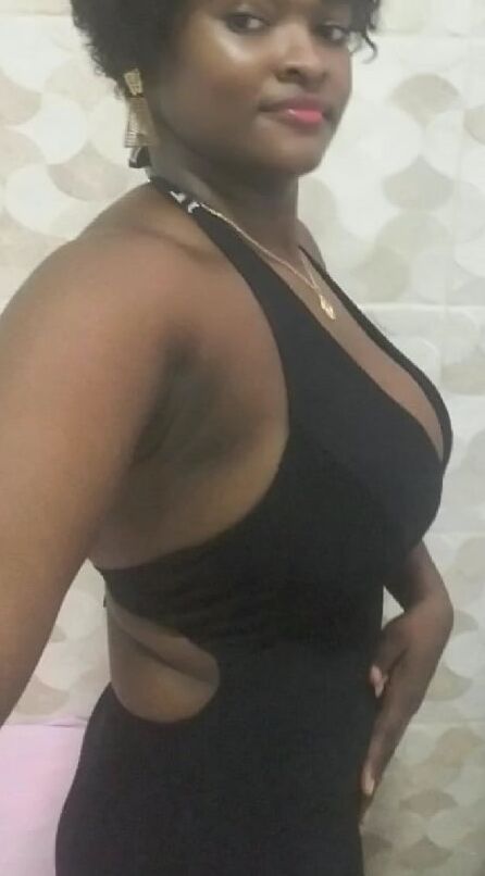 LARRISA EBONY BIG BOOBS