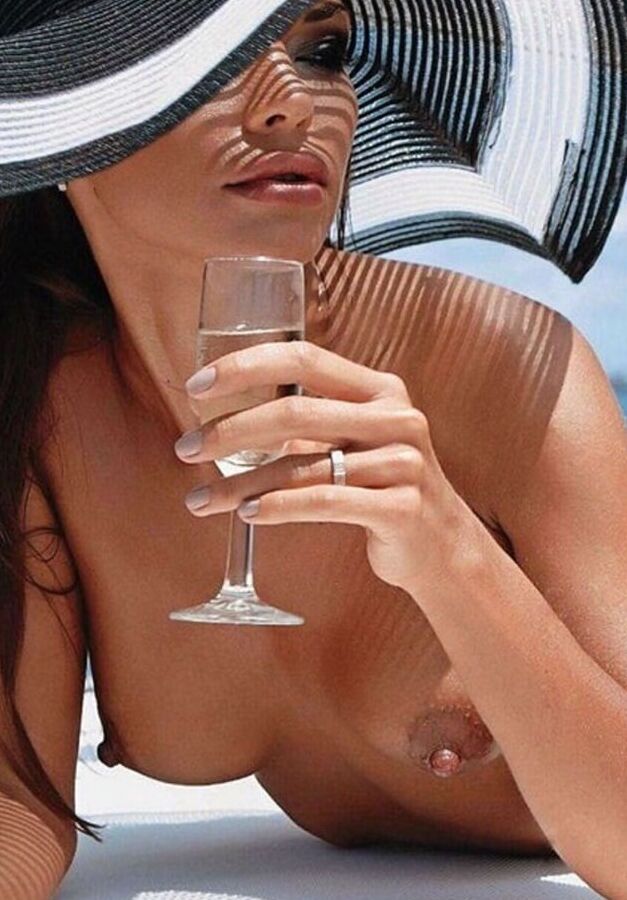Hot Honeys in Hats