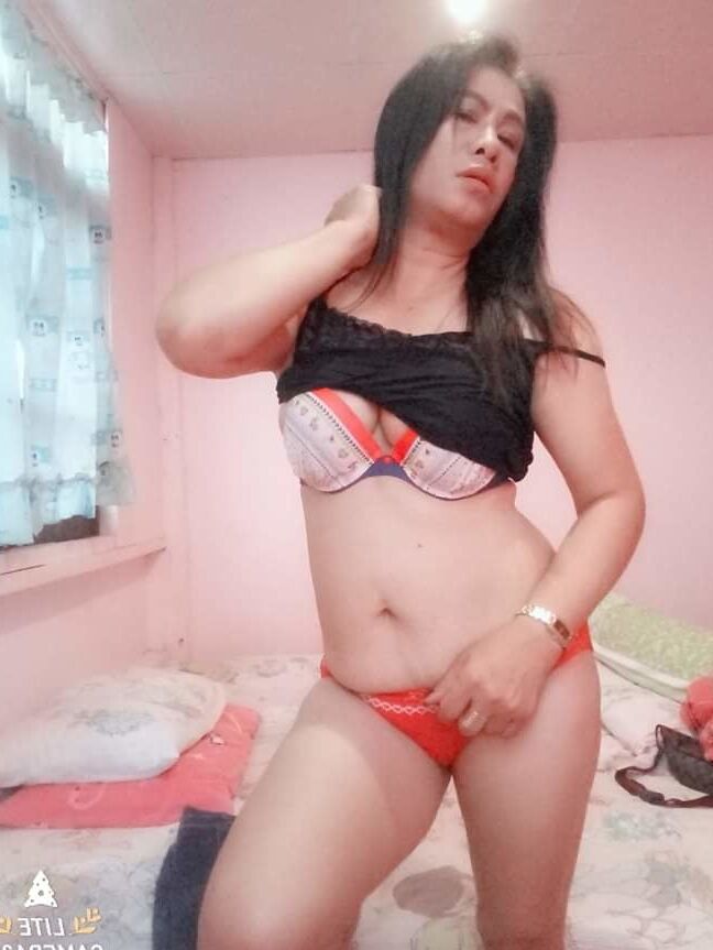 Tetek besar janda seksi