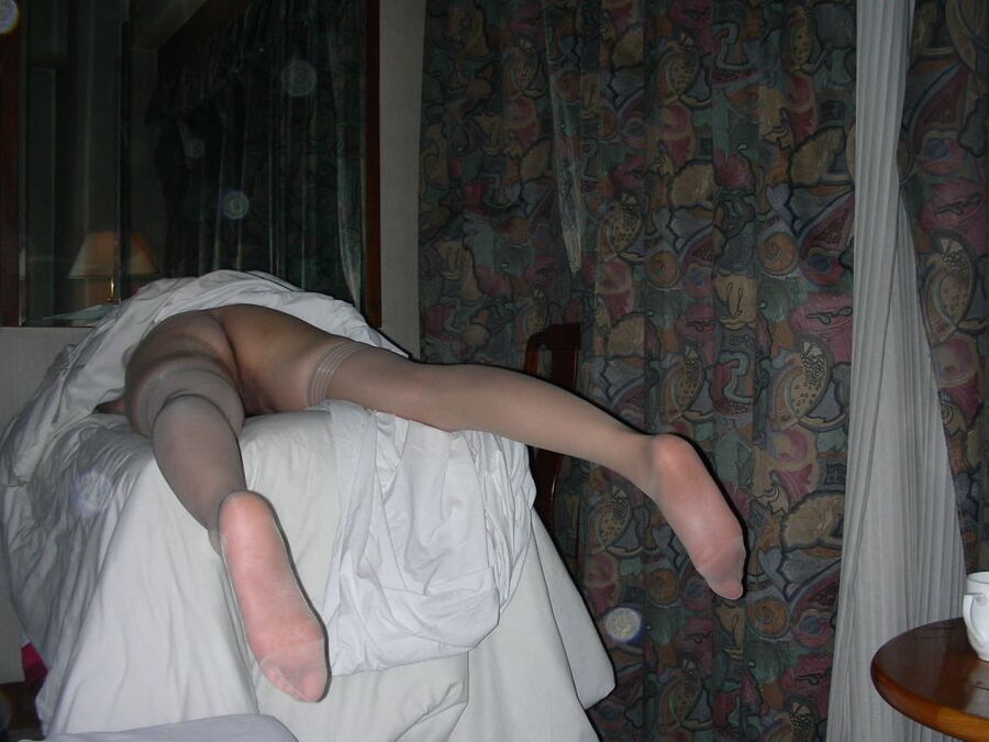 Pantyhose cum feet