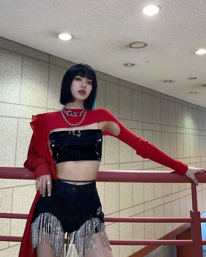Lisa black pink