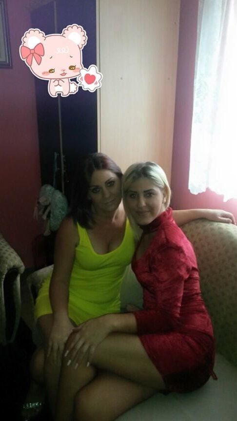Ajla i Dzemila mom and daughter SLUT -- PISITE KOMENTARE