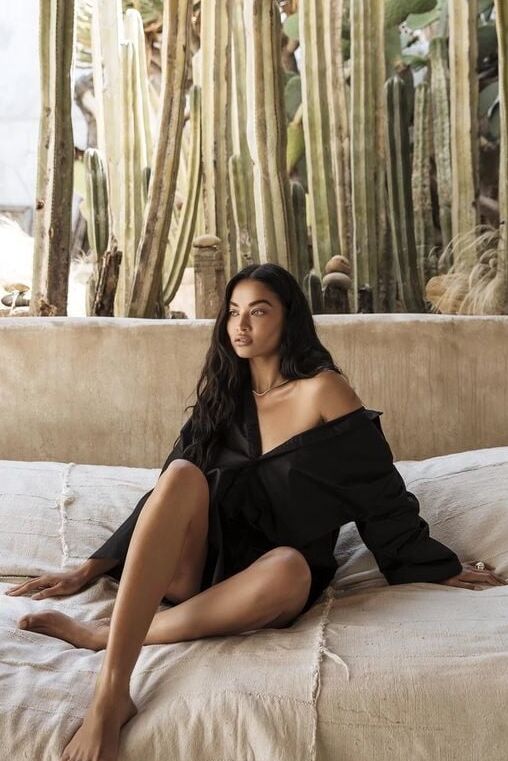 Celeb legs and feet