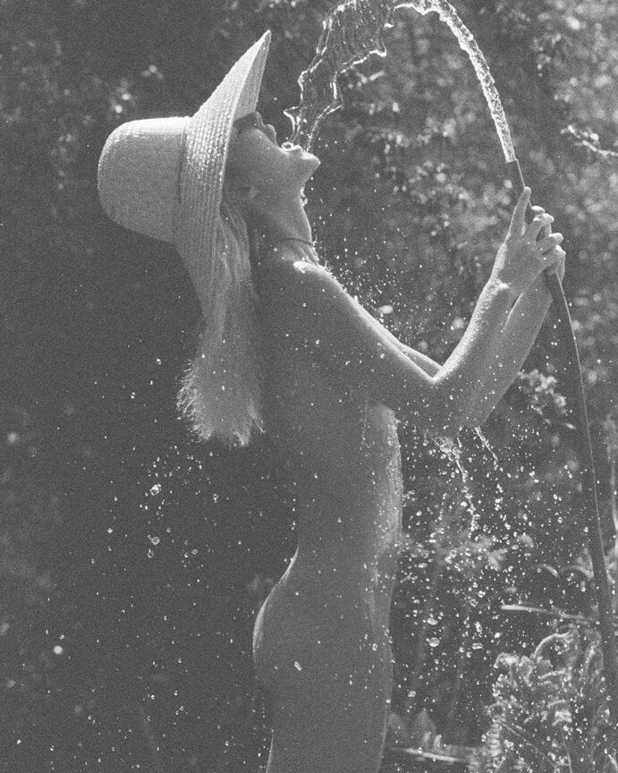 B&amp;W Art Pics