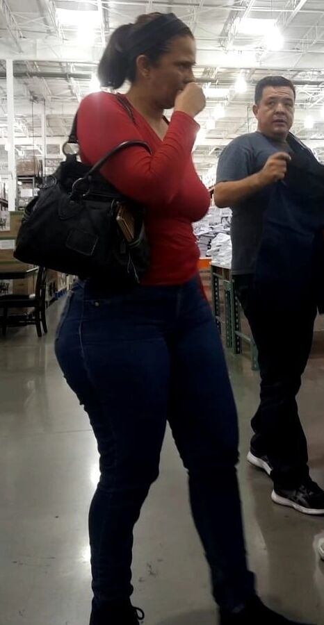 Esposa morenita con un megaculote de compas con su cornudo