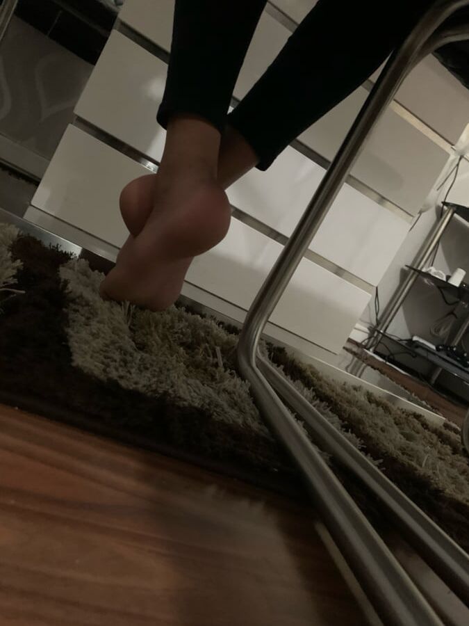 Amateur Feet