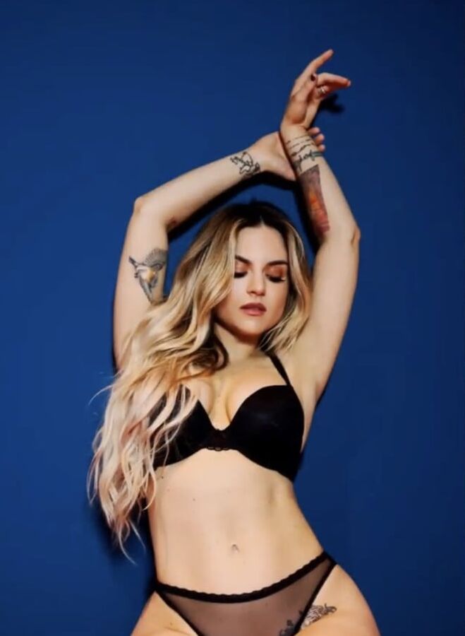 Sexy JoJo - Lingerie Shoot