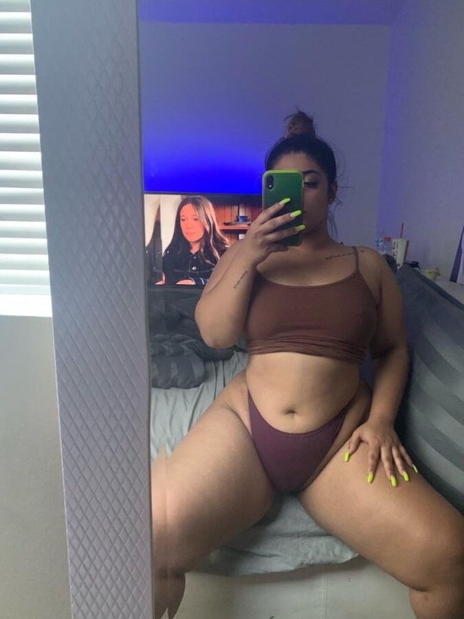 Curvy Indian Poision