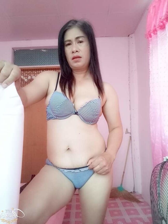 Tetek besar janda seksi
