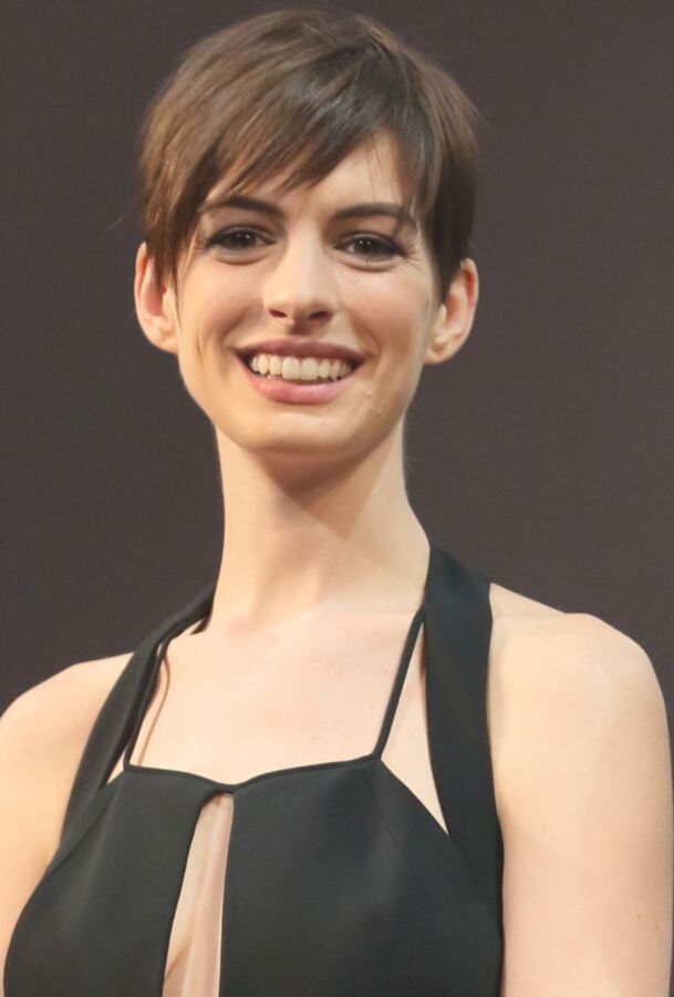 Anne Hathaway -