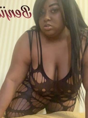 Palmdale, CA Escort