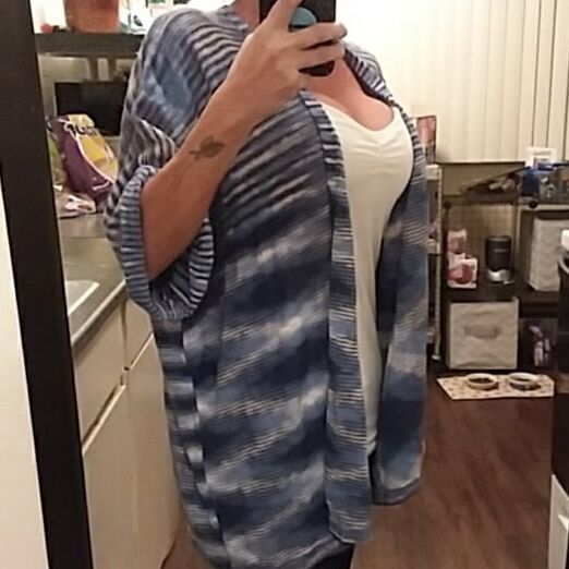 Minnesota MILF Selling Clothes