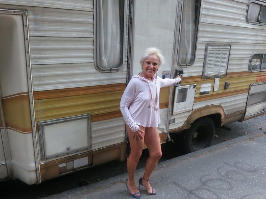 American natural wife, model and husband
