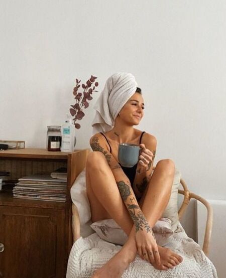 Celeb legs and feet
