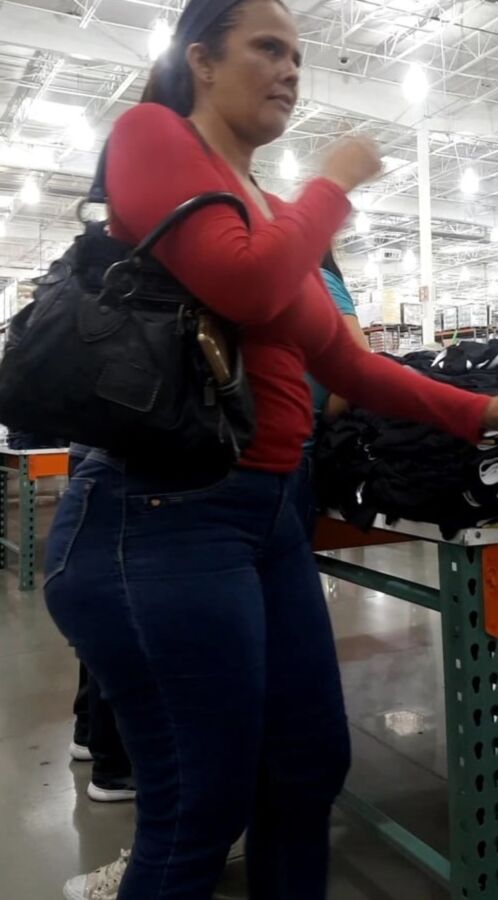 Esposa morenita con un megaculote de compas con su cornudo