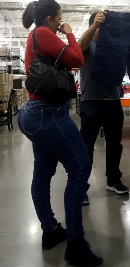 Esposa morenita con un megaculote de compas con su cornudo