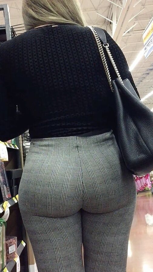 Amazing Curves (Voyeur)