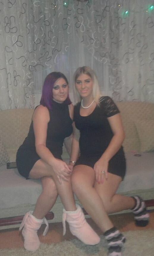 Ajla i Dzemila mom and daughter SLUT -- PISITE KOMENTARE