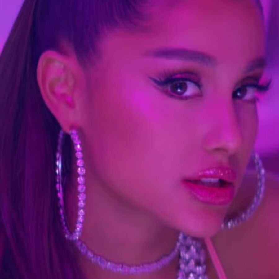 ariana grande sexy