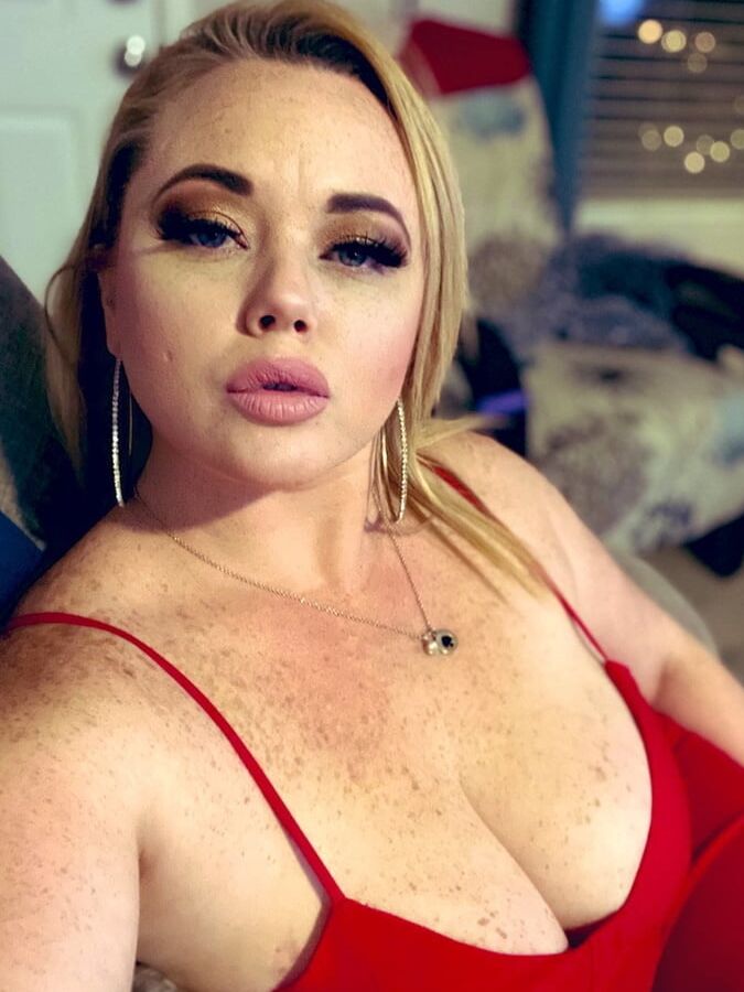 Delicious busty blonde
