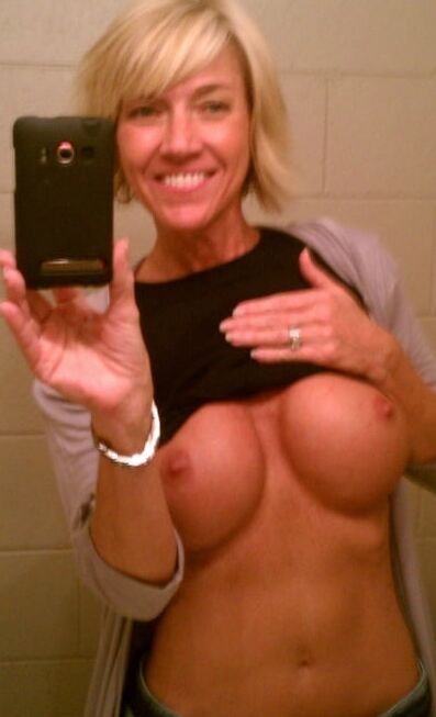 Boobs Mature &amp; Milf Selfie
