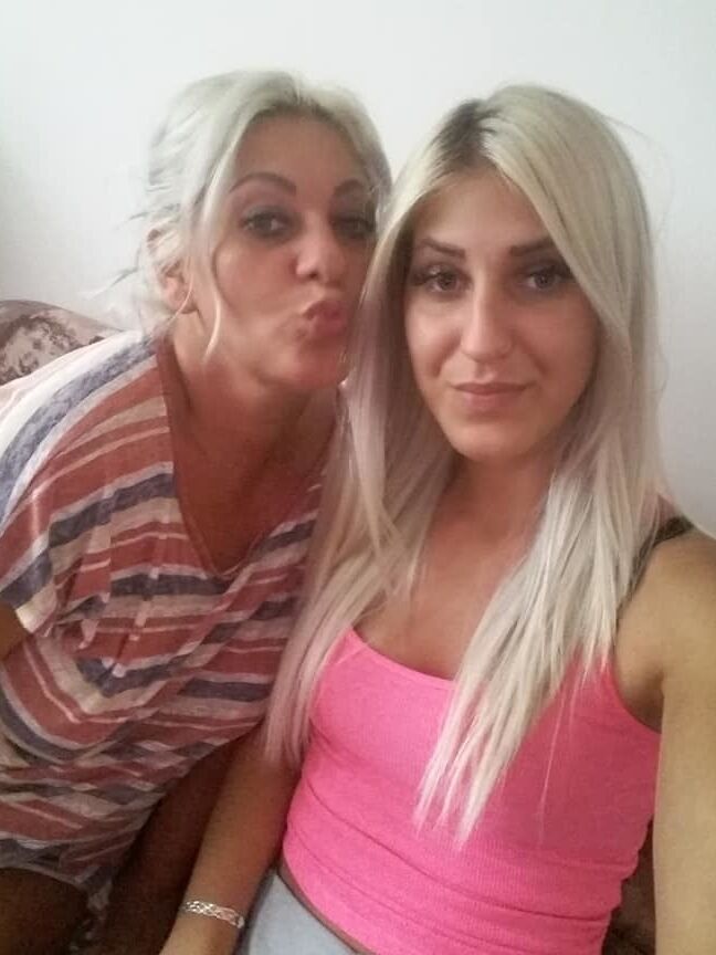 Ajla i Dzemila mom and daughter SLUT -- PISITE KOMENTARE