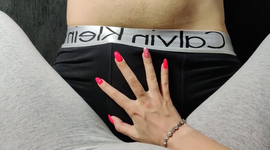 Wife new manicure ))