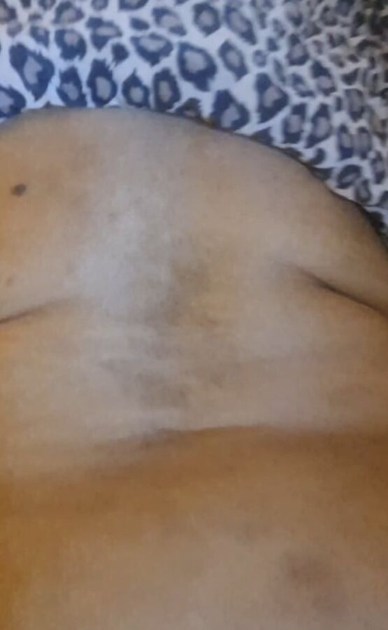 smooth and plump arab wife ass