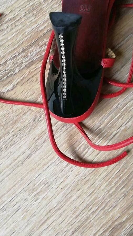 Ex-Kollegin und ihre neuen eBay-Heels