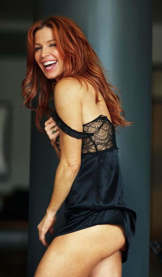 Poppy Montgomery nude