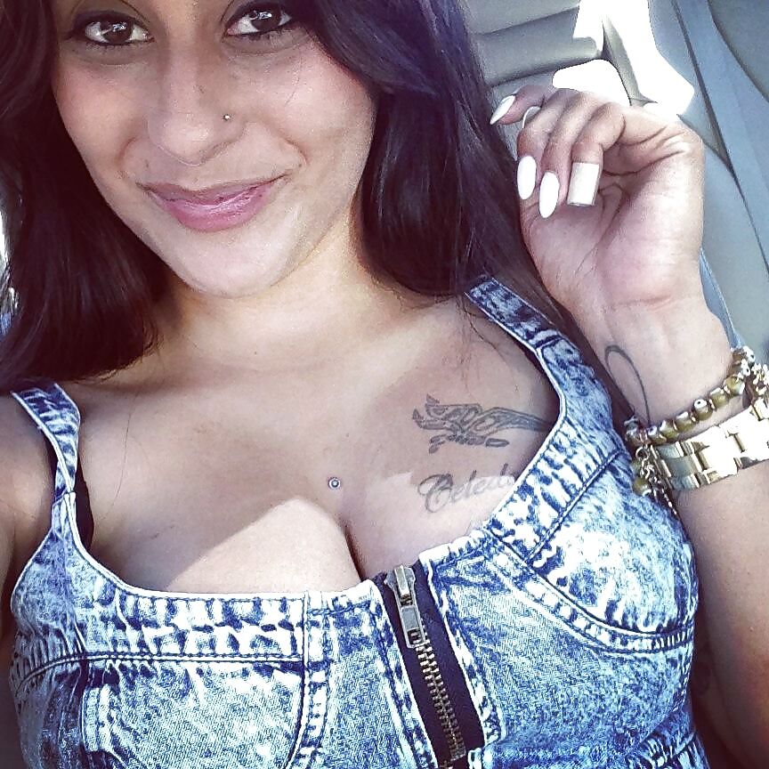 Who is this thick busty latina