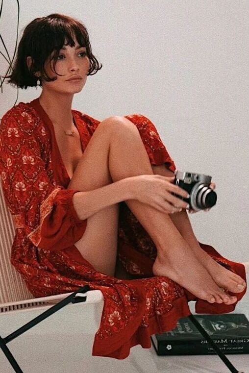 Celeb legs and feet