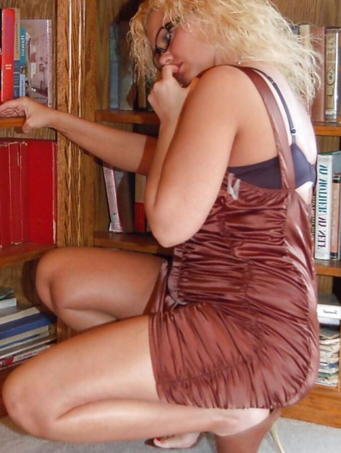 Hot legs mature leading to read
