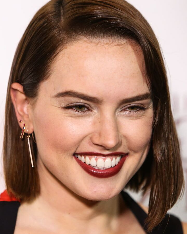 I want to cum on Daisy Ridleys teeth
