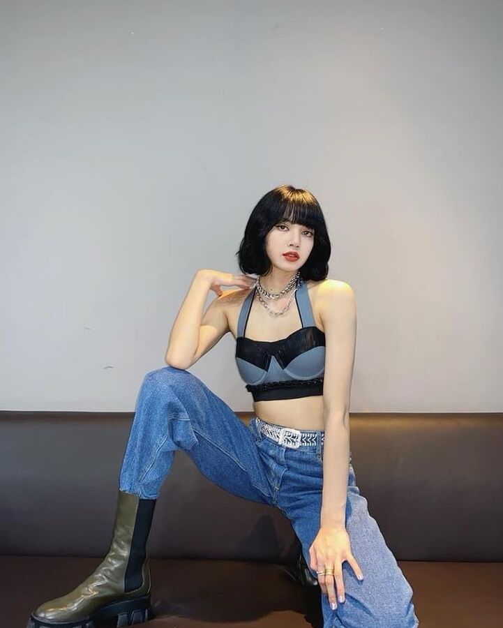 Lisa black pink