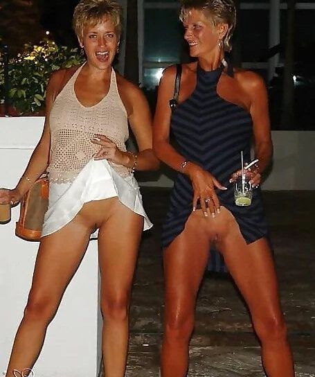 Public Pussy Flashers