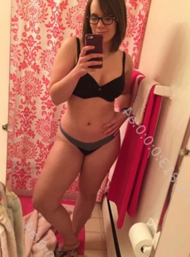Beautiful Curvy Chunky MILF With A Giant Ass And Huge Boobs