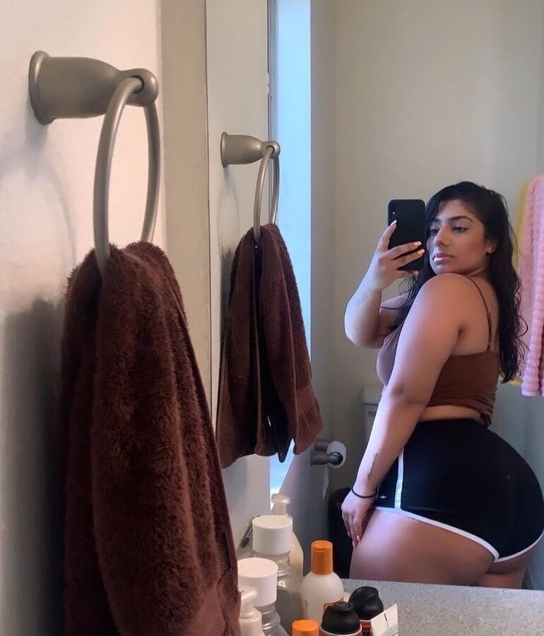 Curvy Indian Poision