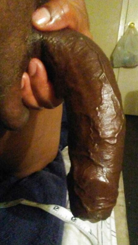 Needs a huge gapimg juicy fat wet cunt to wrap around it
