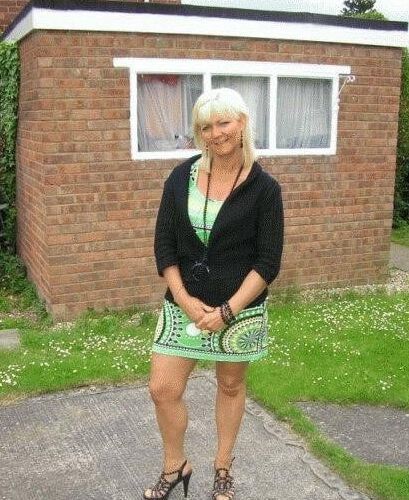 Blonde wife Louise from Lincolnshire UK