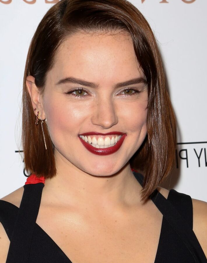 I want to cum on Daisy Ridleys teeth