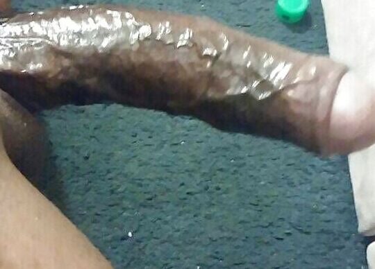 Needs a huge gapimg juicy fat wet cunt to wrap around it