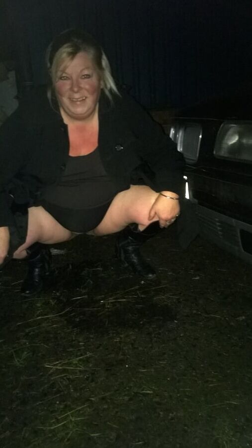 Filthy slag wife Nita exposes herself completely