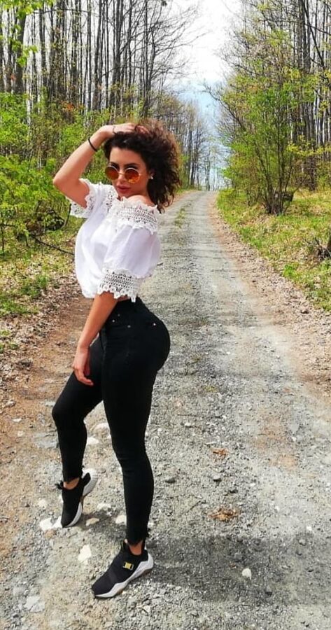 Serbian big ass stupid whore Aleksandra