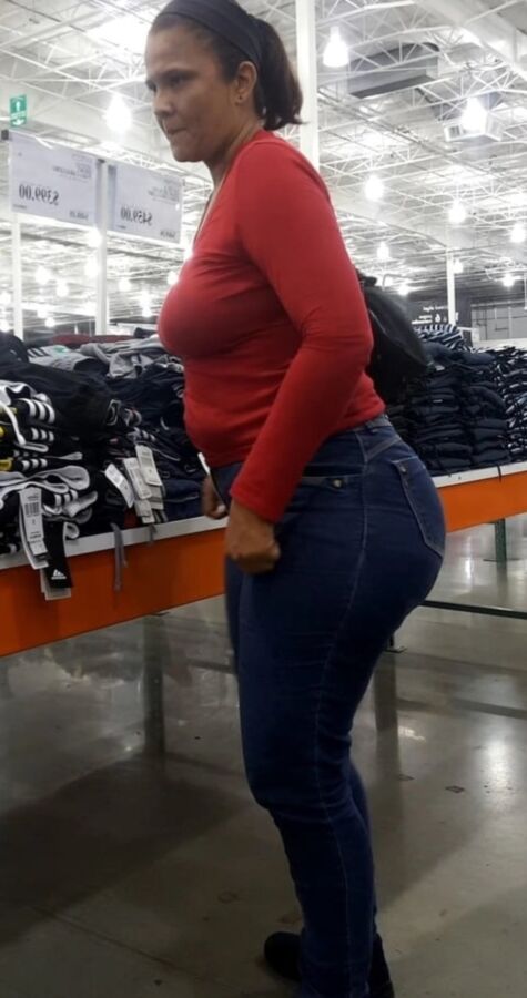 Esposa morenita con un megaculote de compas con su cornudo