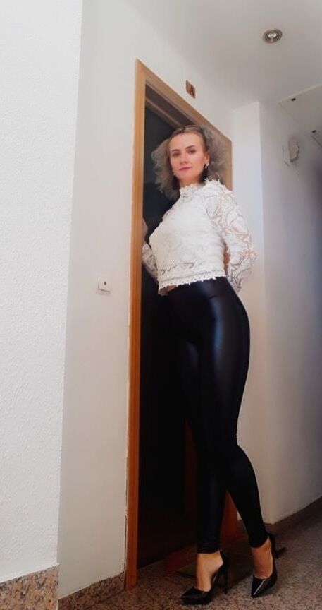Ely in tight leggings