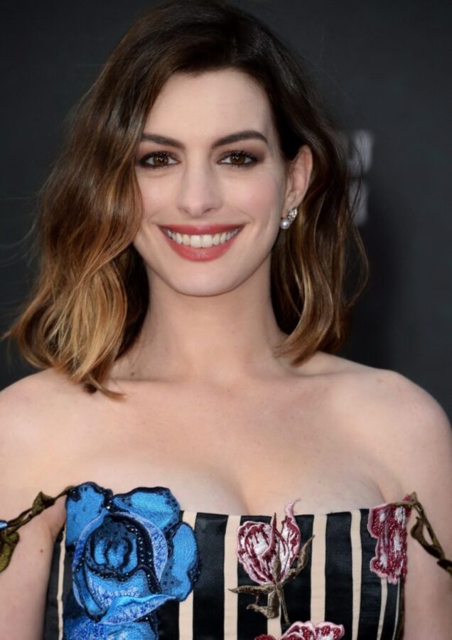 Anne Hathaway -