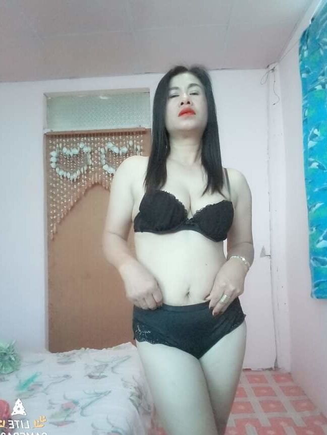 Tetek besar janda seksi