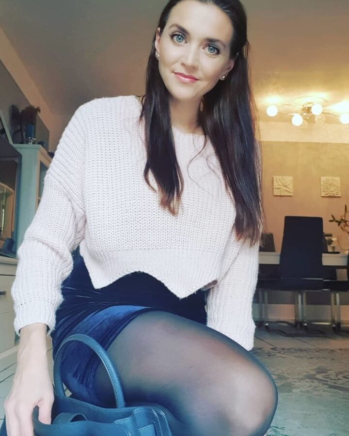 Real amateur mom Sara so hot in Nylon