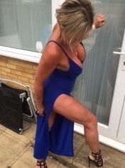 RANDOM MILFS AND MATURES